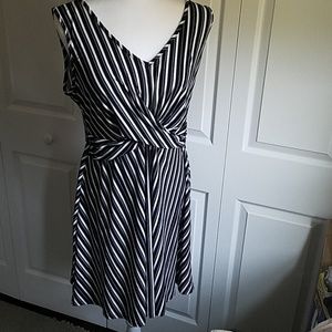 💥PRICE REDUCED💥NWT Candies Dress